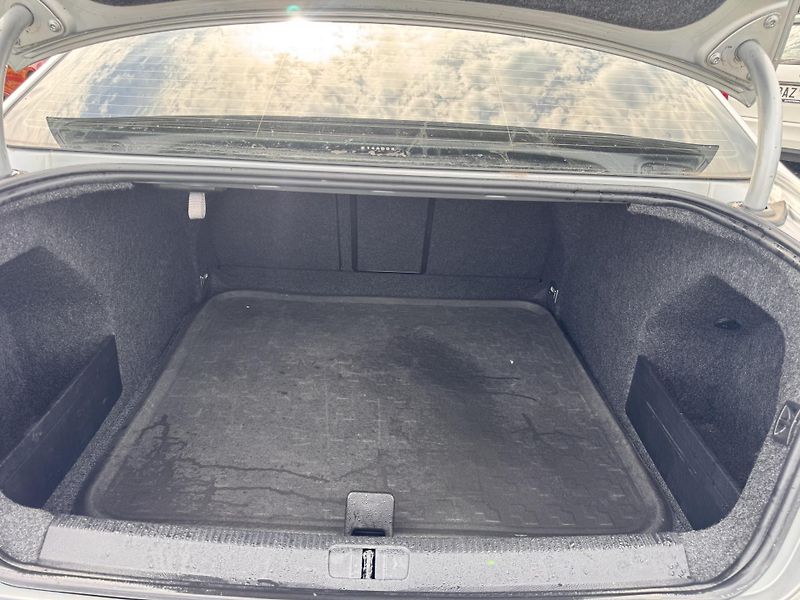 Volkswagen Passat B6 2.0 TDI,103 kW, 187 tis km, - fotka 18 z 21