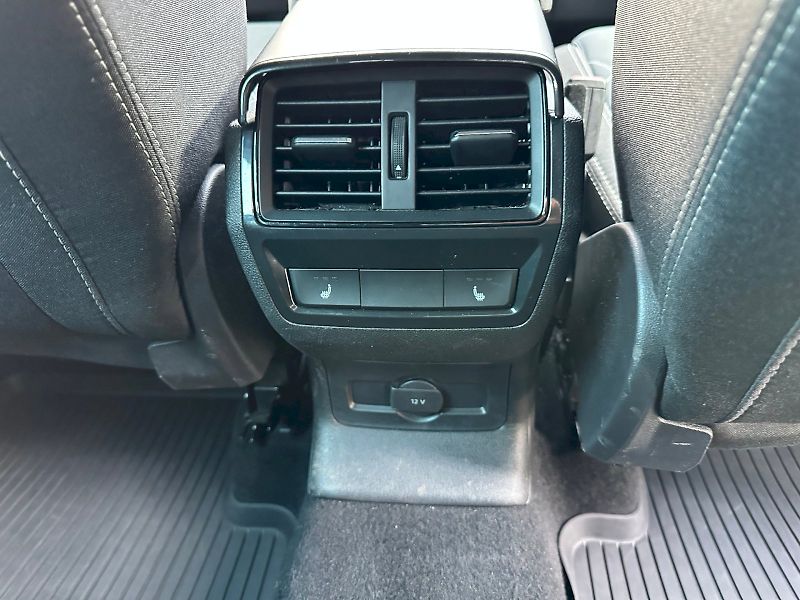 Škoda Karoq (2024) 1.5 TSI 110kW Sportline DSG - fotka 27 z 31