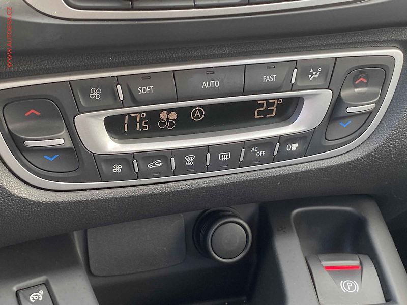 Renault Mégane (2013) 1.6i, 1.maj,ČR, servis.kniha - fotka 14 z 18