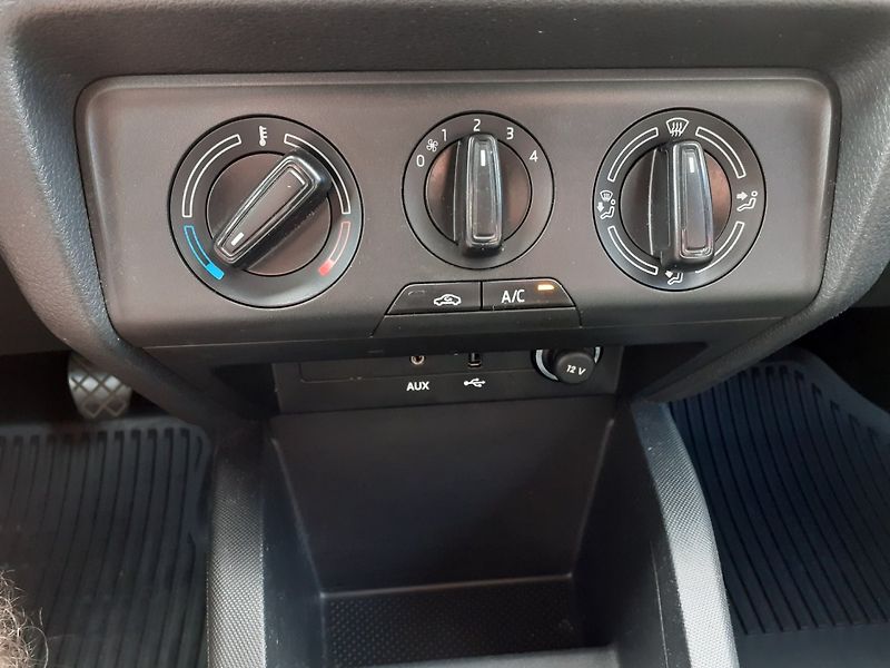 Škoda Fabia (2017) 1.2 TSi  NOVÉ ROZVODY - fotka 12 z 23
