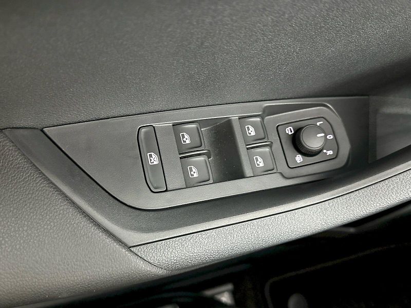 Škoda Karoq (2025) DSG 2.0TSI 140kW 4x4 SportLine - fotka 30 z 37