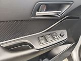 Toyota C-HR 1.8 HEV/90kW Comfort e-CVT - náhled 28