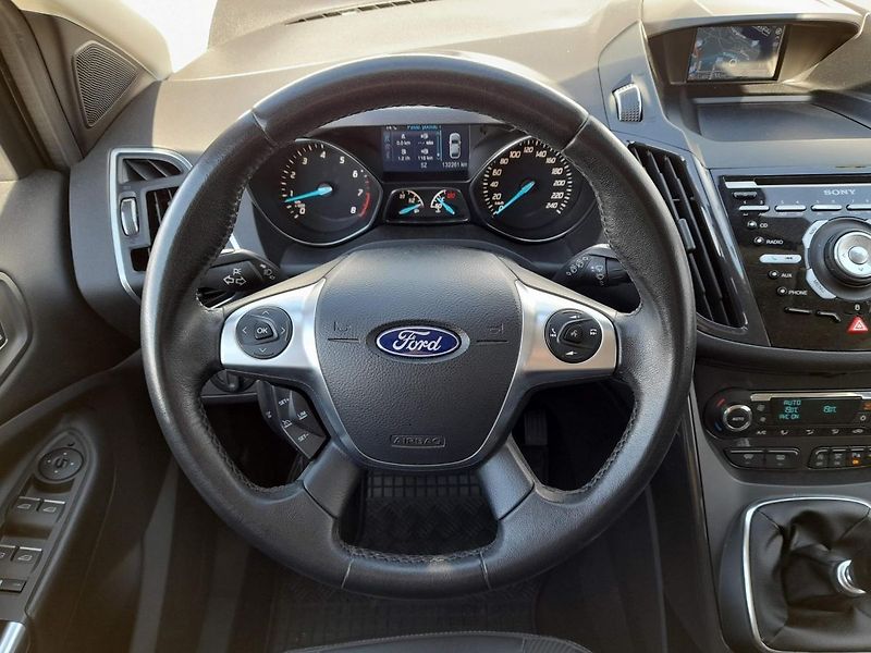 Ford Kuga 1.5 EcoBoost 110KW TITANIUM - fotka 17 z 20