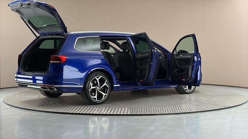 Volkswagen Passat 2.0 TDI DSG 4MOTION R-Line Var - fotka 6 z 29