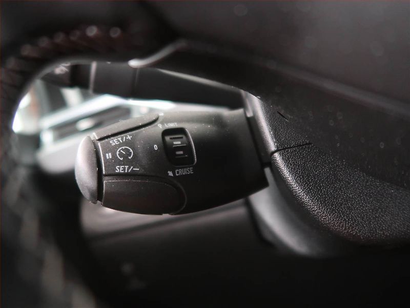 Peugeot 2008 (2016) Allure 1.2 PureTech, Automat - fotka 19 z 23