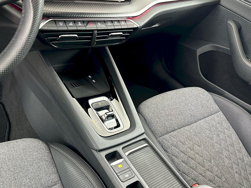 Škoda Octavia (2025) DSG 2.0TDI 110kW SportLine - fotka 23 z 33
