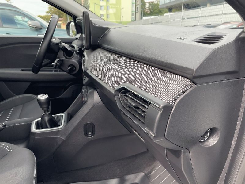 Dacia Logan (2022) 1.0 TCe,67kW,LPG,ČR,1.Maj - fotka 30 z 31