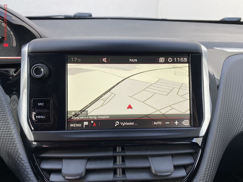 Peugeot 2008 (2018) 1.2 PT, GT Line, navi - fotka 16 z 17