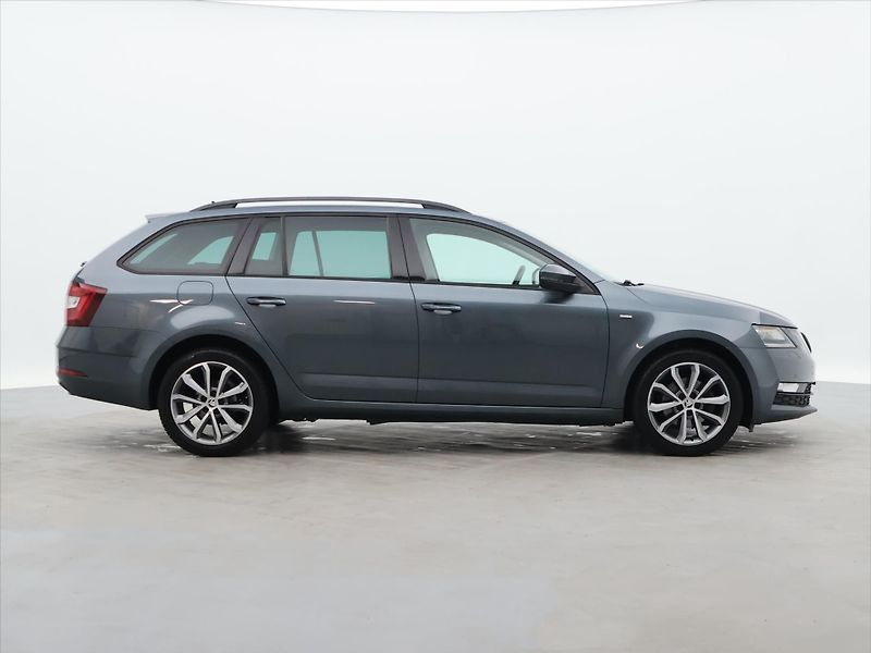 Škoda Octavia 1,4 TSI 110kW DSG 1.maj Klima - fotka 8 z 29