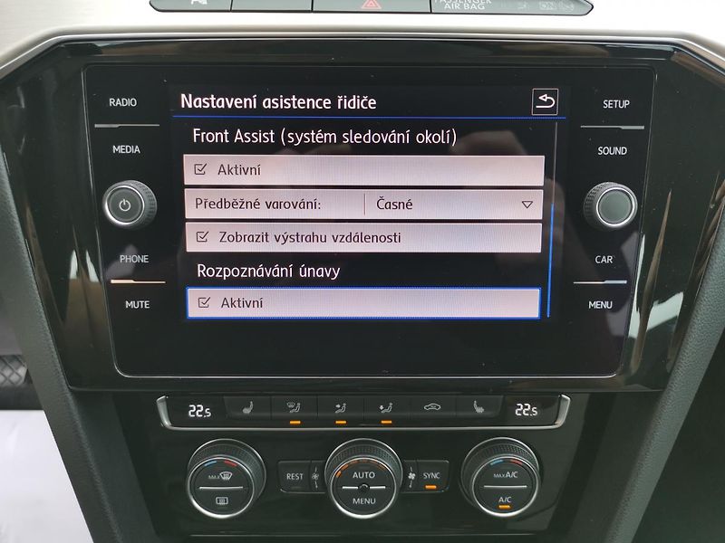 Volkswagen Passat HIGHLINE*110KW*LED*ALCANTARA* - fotka 52 z 85