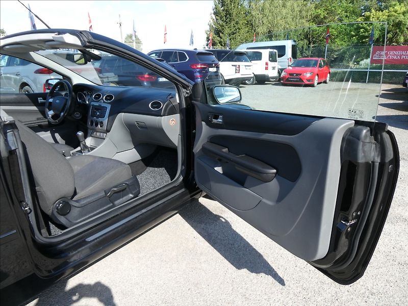Ford Focus 1,6 i 16V 74kW - fotka 25 z 43