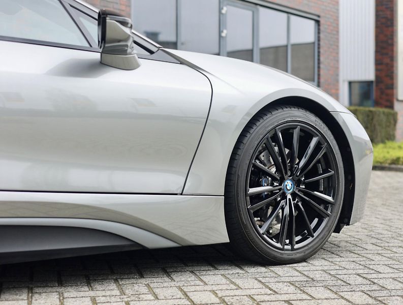 BMW i8 (2018) xdrive Laser - fotka 17 z 44
