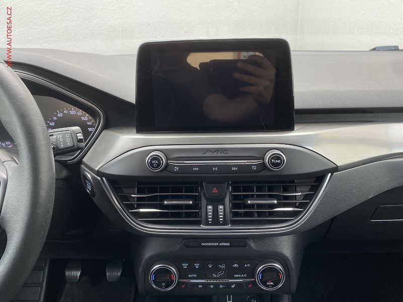 Ford Focus (2018) 1.0EB, Titanium, TZ - fotka 12 z 18