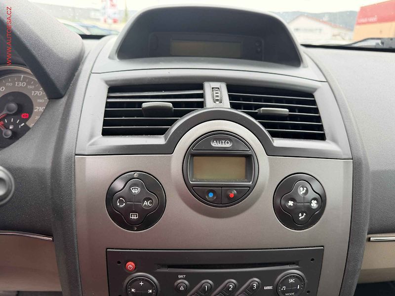 Renault Mégane (2007) 1.6i 16V, ČR - fotka 13 z 14