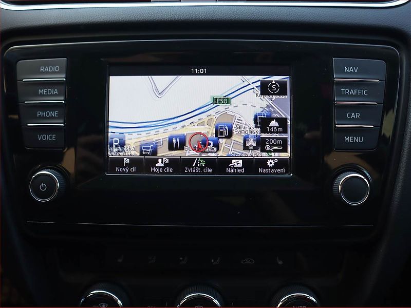 Škoda Octavia (2014) Greenline 1.6 TDI, Navi - fotka 13 z 19
