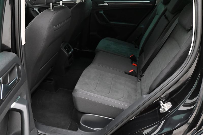 Volkswagen Tiguan 1,4 TSI eHybrid 110kW DSG Záru - fotka 14 z 33