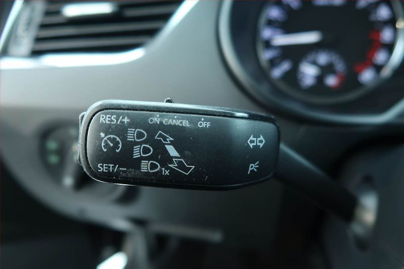 Škoda Octavia (2016) 1.6 TDI, Automat, Navi, Xenony - fotka 19 z 25
