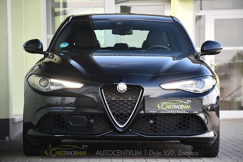 Alfa Romeo Giulia 2.2JTDm 154kw Ti - fotka 8 z 53