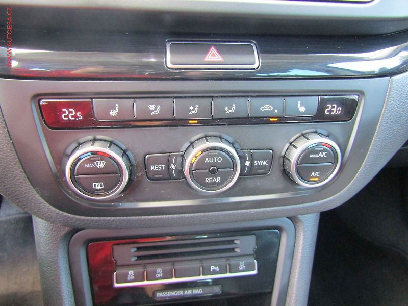 Seat Alhambra (2014) 2.0TDi, Navigace - fotka 13 z 22