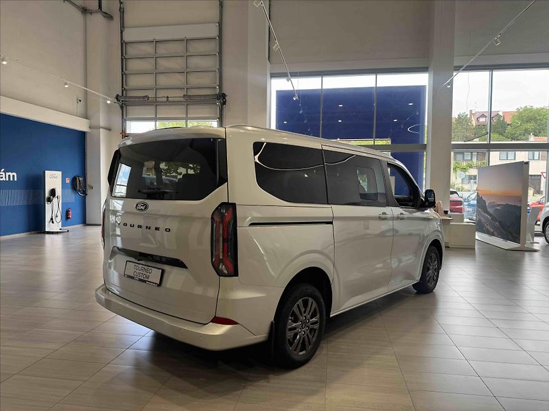 Ford Tourneo (2026) 2,0 EcoBlue 125 kW/170k  Custo - fotka 5 z 21