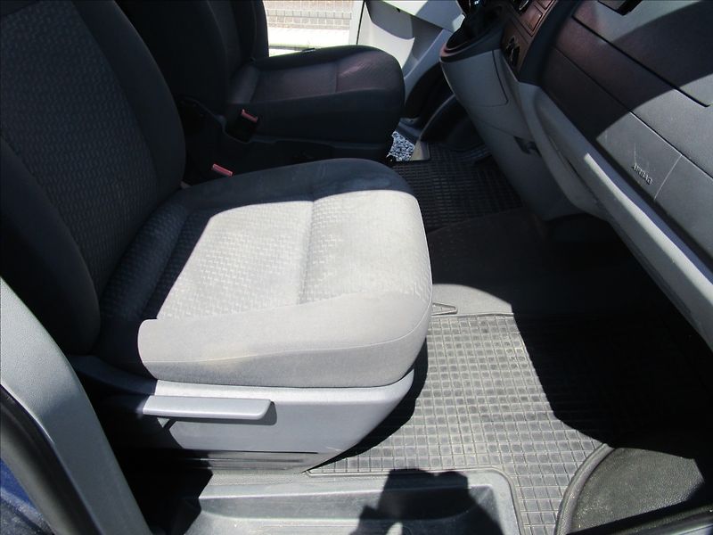 Volkswagen Transporter 2.0TDi Klima, 8 míst - fotka 17 z 42