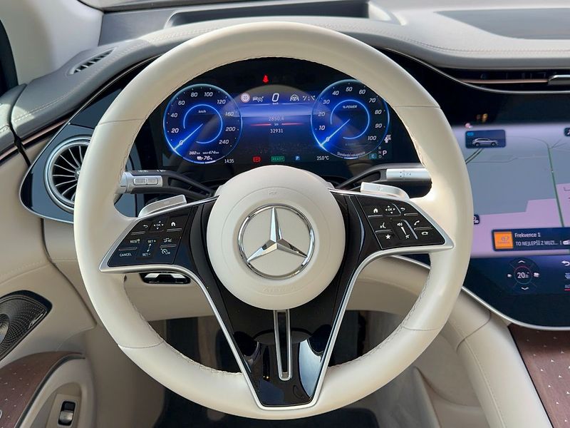 Mercedes-Benz EQS 500 4MATIC SUV AMG - fotka 17 z 39