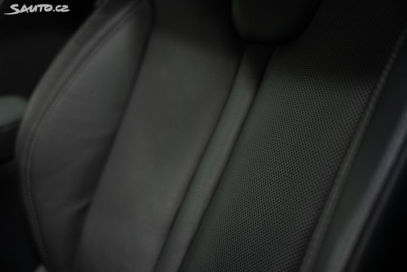 Škoda Octavia 2.0 TDI First Edition Ultimate - fotka 11 z 23