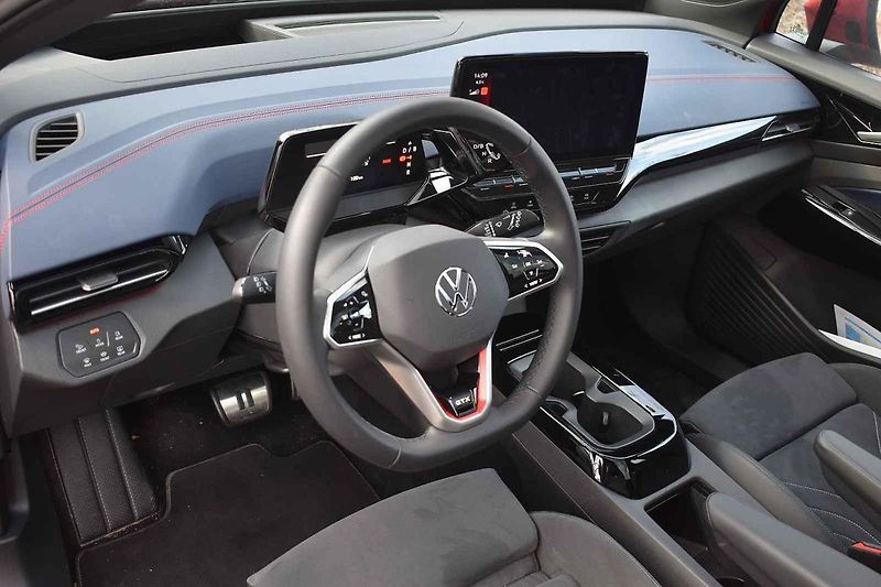 Volkswagen ID.4 GTX umí dobře manévrovat i v těsnějších prostorách