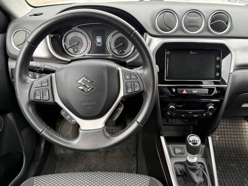 Suzuki Vitara (2020) 1.4 BoosterJet 95 kW Premium - fotka 5 z 22