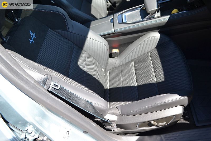 Renault Espace esprit Alpine full hybrid E-Te - fotka 14 z 73