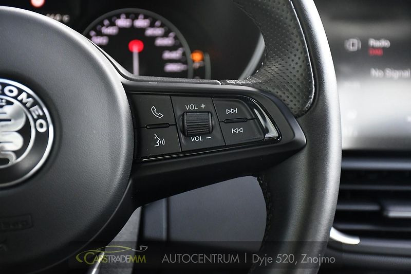 Alfa Romeo Giulia 2.2JTDm 154kw Ti - fotka 28 z 53