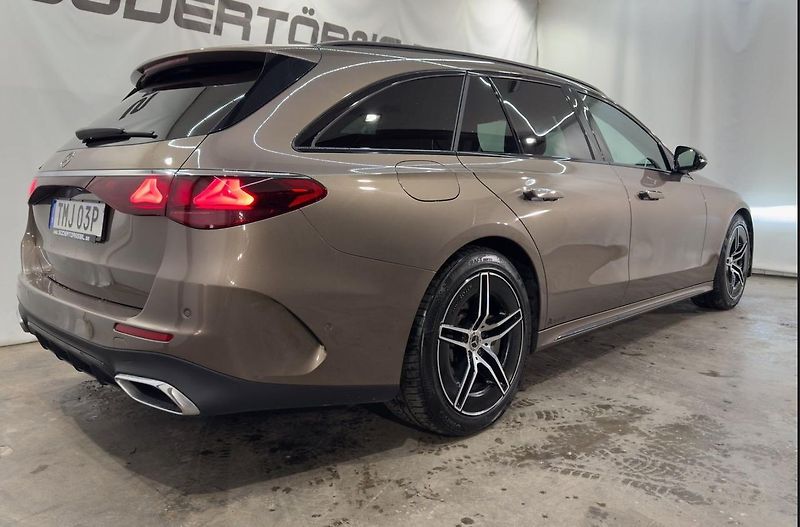 Mercedes-Benz Třídy E 300 e AMG Ambient - fotka 6 z 24
