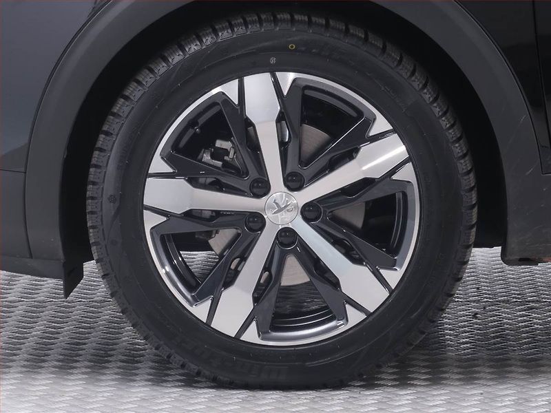 Peugeot 3008 (2019) Allure Pack 1.6 PureTech - fotka 15 z 21
