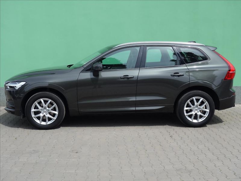 Volvo XC60 2,0 140kW 4x4 MOMENTUM - fotka 41 z 73