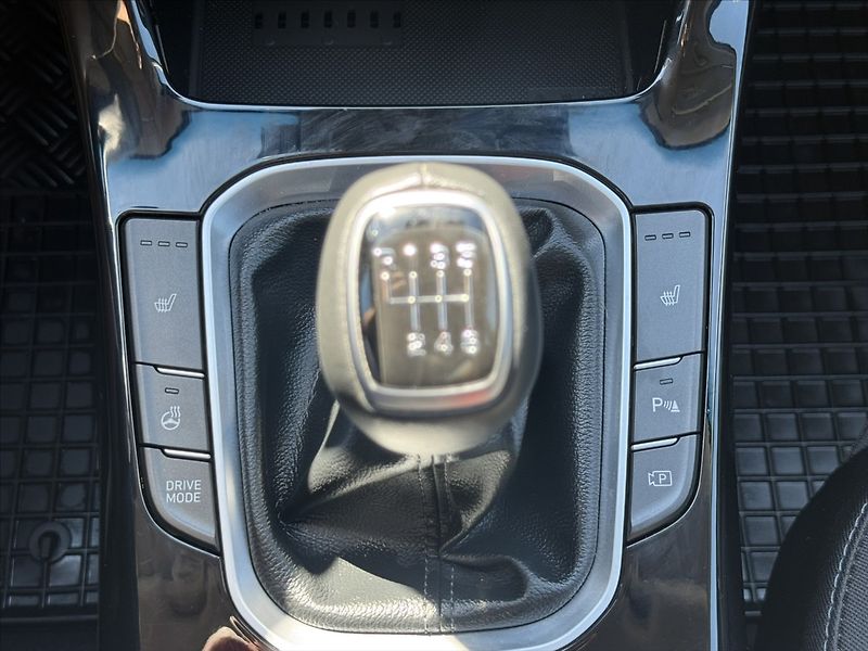 Hyundai i30 1,5 T-GDI 103kW Style - fotka 19 z 23