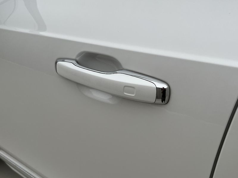 Volvo XC90 B5 AWD ULTIMATE BRIGHT 7 MÍST  - fotka 16 z 51