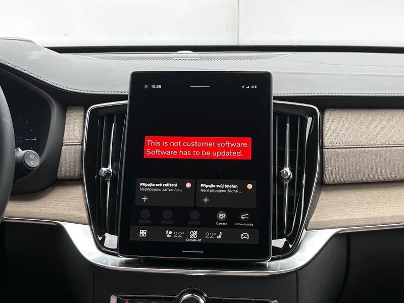 Volvo XC90 Plus Bright T8 299kW - fotka 14 z 26