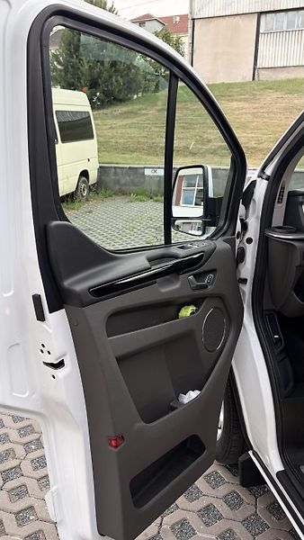 Ford Tourneo Custom (2020) TITANIUM L2 2.0 96kW, odpočet, - fotka 11 z 38