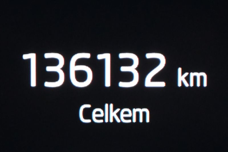 Škoda Octavia 2,0 TDI 110kW DSG NAVIGACE Zár - fotka 17 z 30