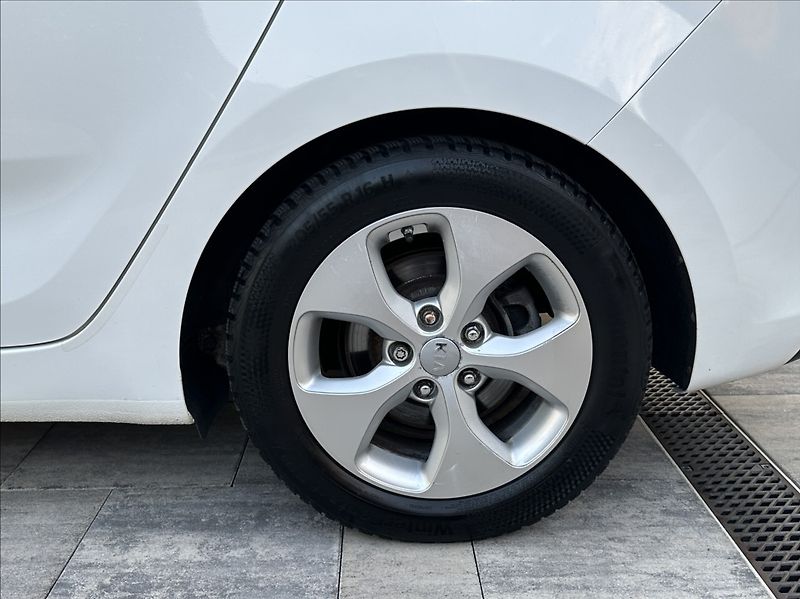 Kia Carens 1,6 GDI 135PS  Comfort Plus - fotka 42 z 50