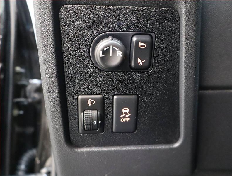 Nissan Qashqai (2011) 1.5 dCi, Tempomat - fotka 16 z 17