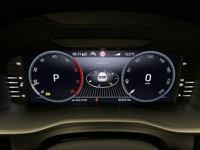Škoda Kodiaq (2023) 2.0TDi L&K 4x4 7míst Panor 360 - fotka 15 z 52