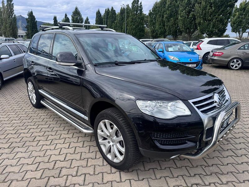 Volkswagen Touareg (2010) 4X4 3,0 TDI V6 176 KW - fotka 7 z 47