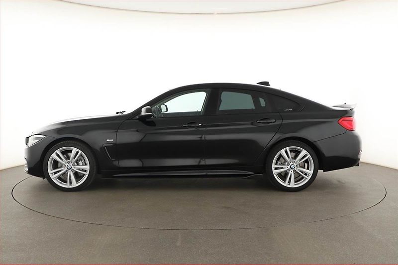 BMW Řada 4 (2017) Sport Line 435d xDrive - fotka 3 z 20