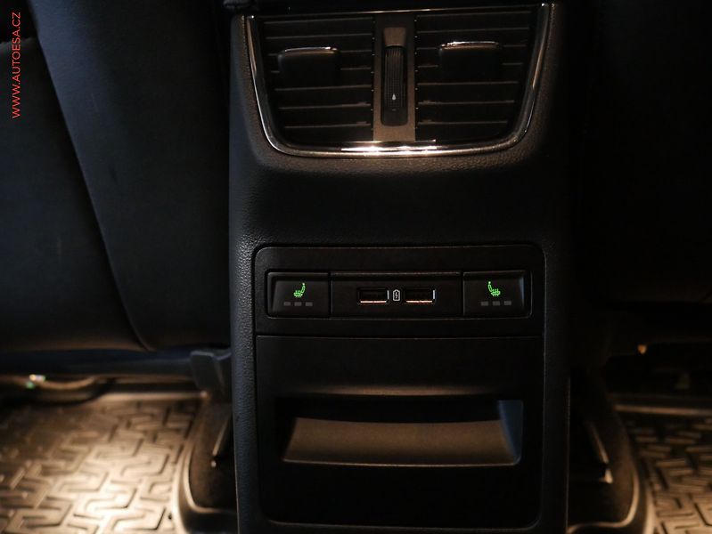 Škoda Octavia (2018) 2.0TSi, ČR, L&K, DSG, LED - fotka 24 z 24