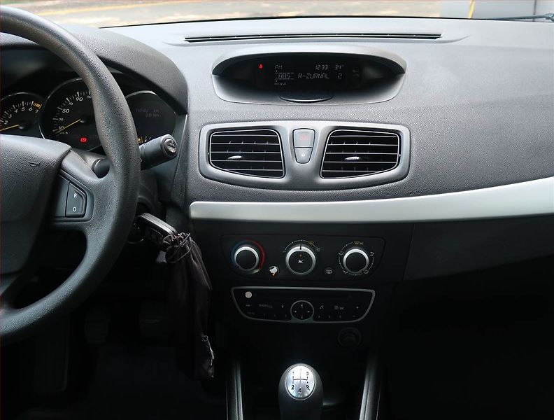 Renault Fluence (2012) 1.6 16V, po STK, jezdí výborně - fotka 12 z 17
