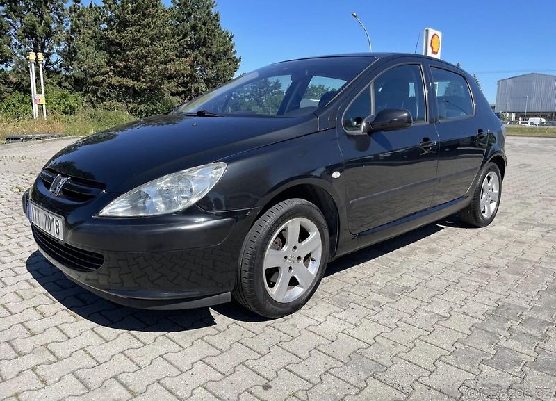 Peugeot 307 2,0 16V - fotka 2 z 9