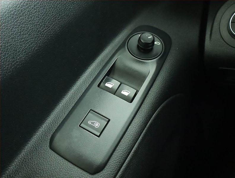 Opel Combo (2022) 1.5 CDTI, 3Místa, ČR, 1Maj - fotka 17 z 17