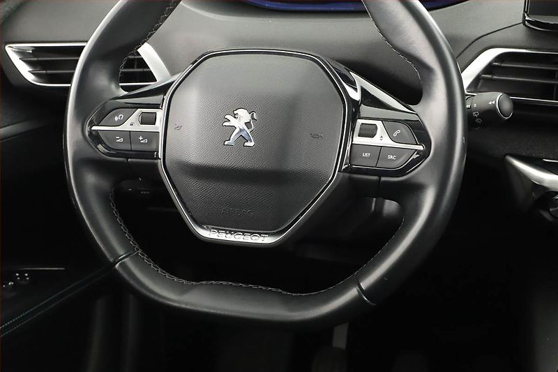 Peugeot 5008 (2022) Allure 1.5 BlueHDi - fotka 8 z 19