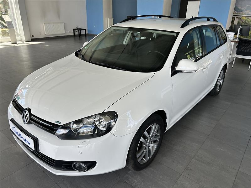 Volkswagen Golf 1,2   TSI 77kW,SERVISKA - fotka 3 z 20